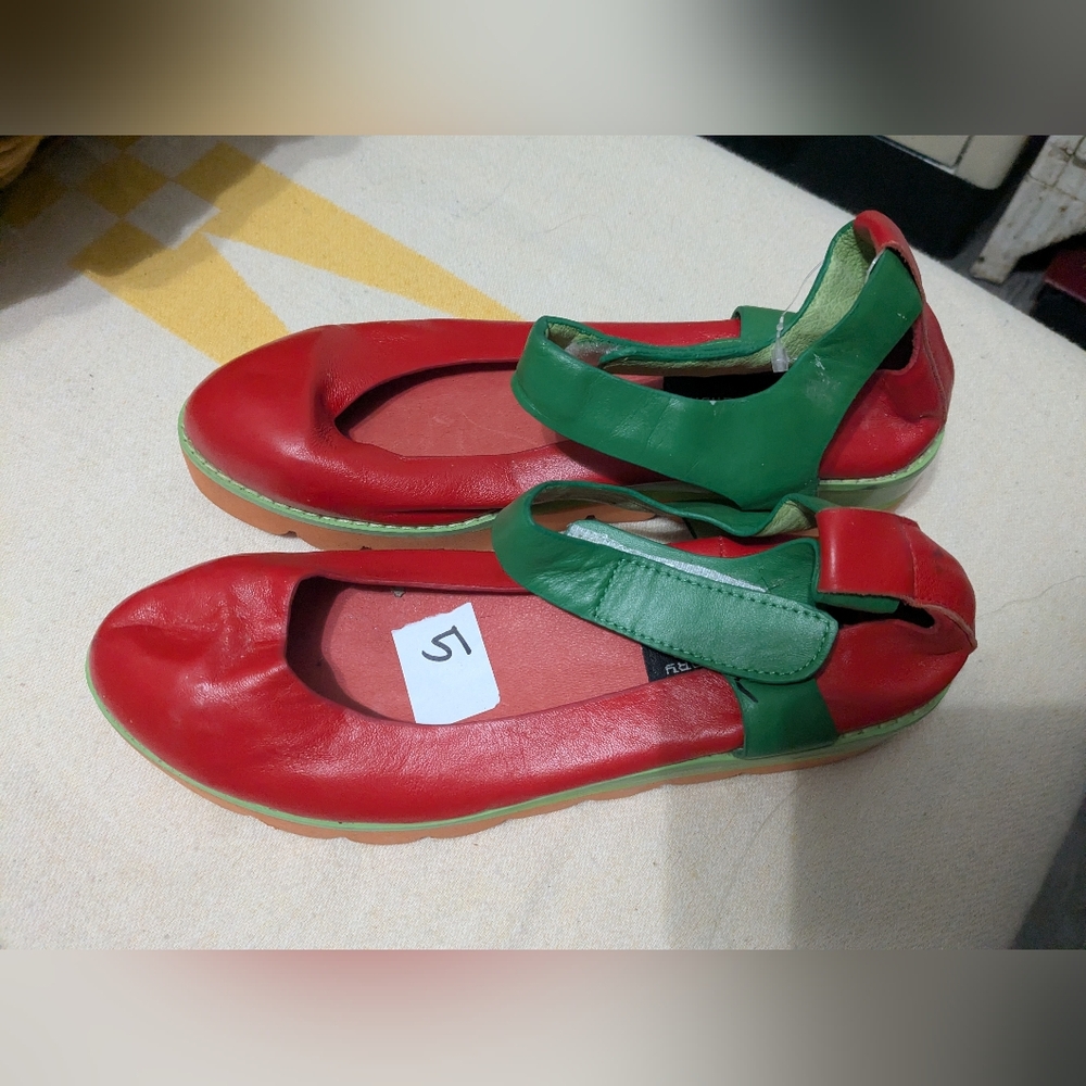 Vintage Chinese Laundry Platform Watermelon Shoes
